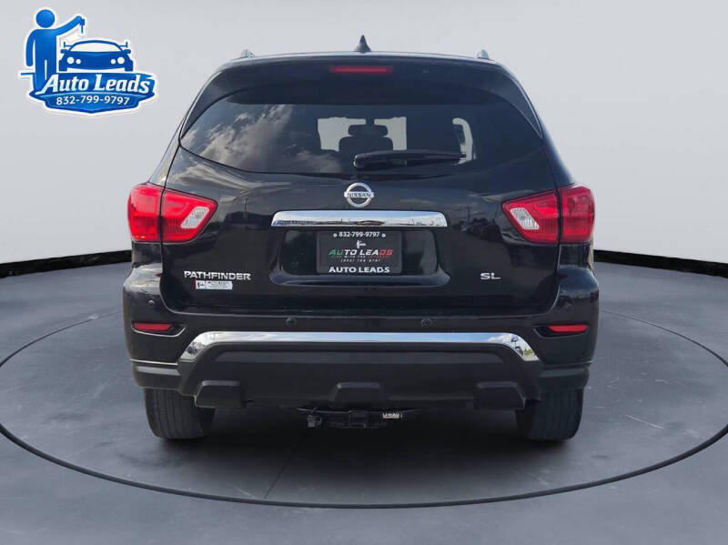 2019 Nissan Pathfinder SL