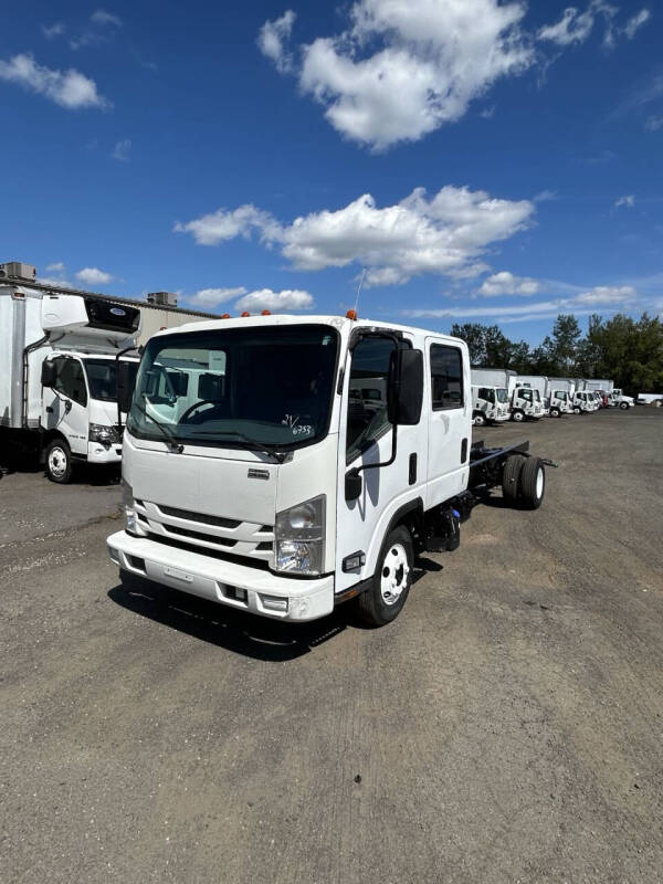 2021 Isuzu NPR-HD