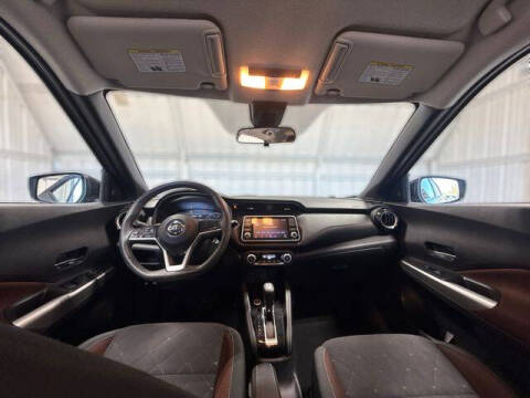 2020 Nissan Kicks SR