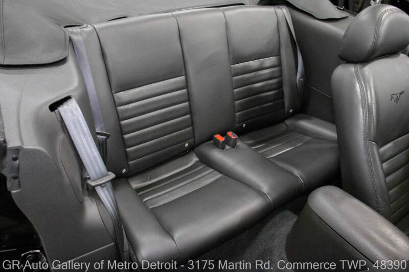 2004 Ford Mustang GT Deluxe