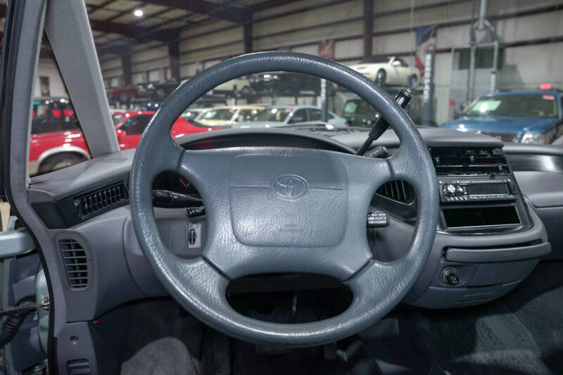 1992 Toyota Previa LE