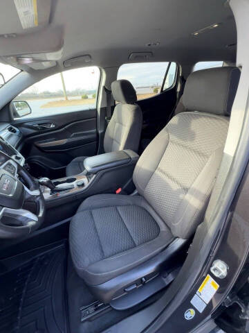 2017 GMC Acadia SLE-2