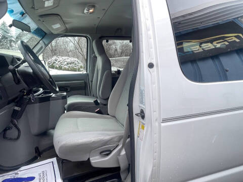 2011 Ford E-Series E-350 SD XLT