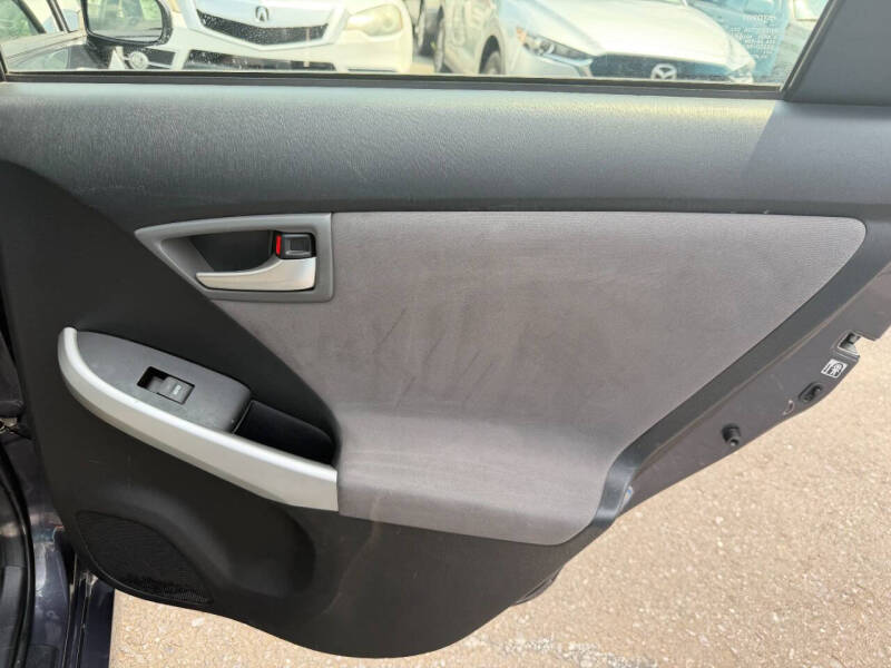 2010 Toyota Prius III