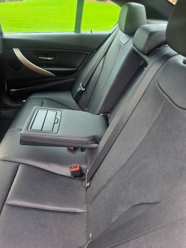 2015 BMW 3 Series 320i