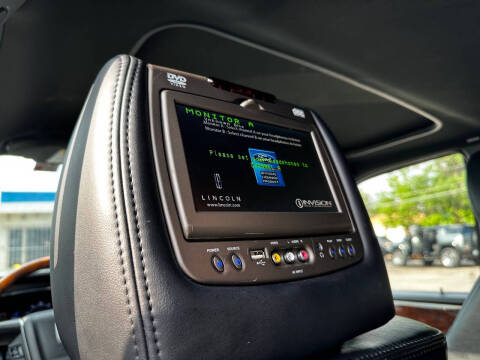 2016 Lincoln Navigator Select