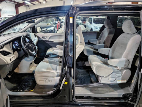 2020 Toyota Sienna LE 7-Passenger