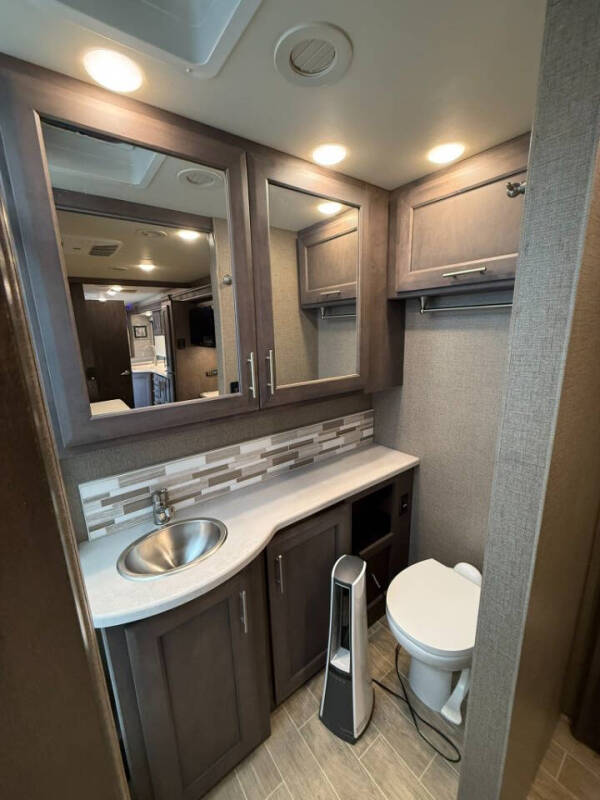 2021 Thor Motor Coach Omni