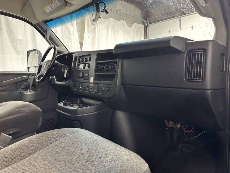 2022 Chevrolet Express 3500