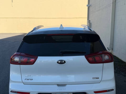 2017 Kia Niro LX