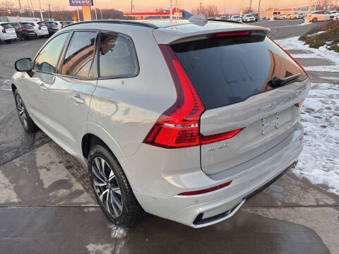 2025 Volvo XC60 B5 Plus Dark Theme