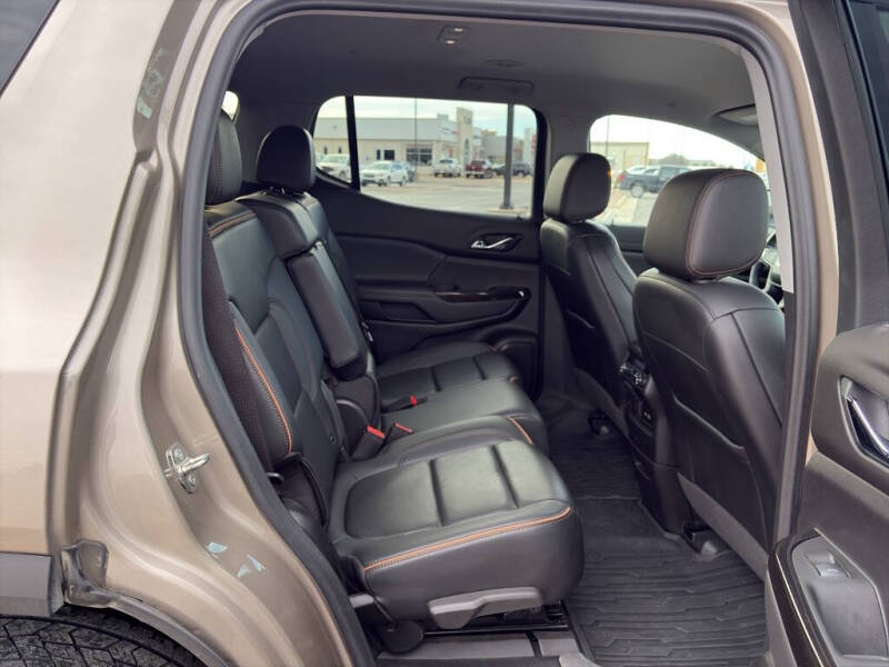 2023 GMC Acadia AT4