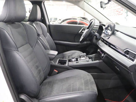 2024 Mitsubishi Outlander PHEV SE