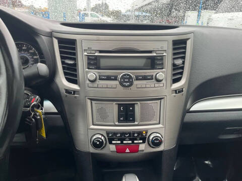 2010 Subaru Legacy 2.5i Premium