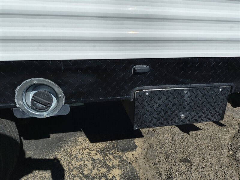 2015 Pacific Coachworks POWERLITE 19EX