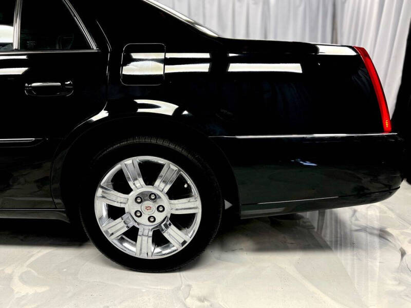 2011 Cadillac DTS Platinum Collection