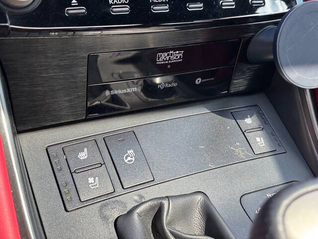 2023 Lexus IS 350 28