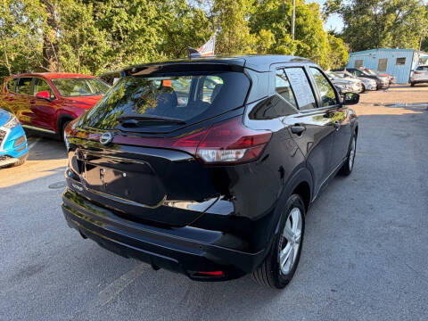 2022 Nissan Kicks S