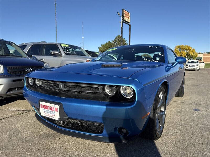 2015 Dodge Challenger SXT's photo