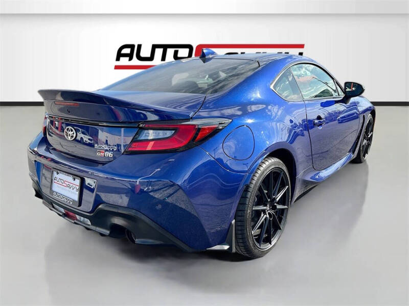 2024 Toyota GR86 Premium