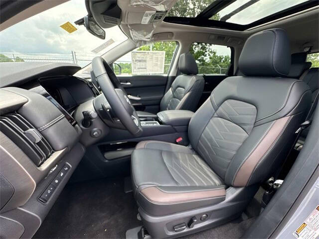 2025 Nissan Pathfinder Platinum