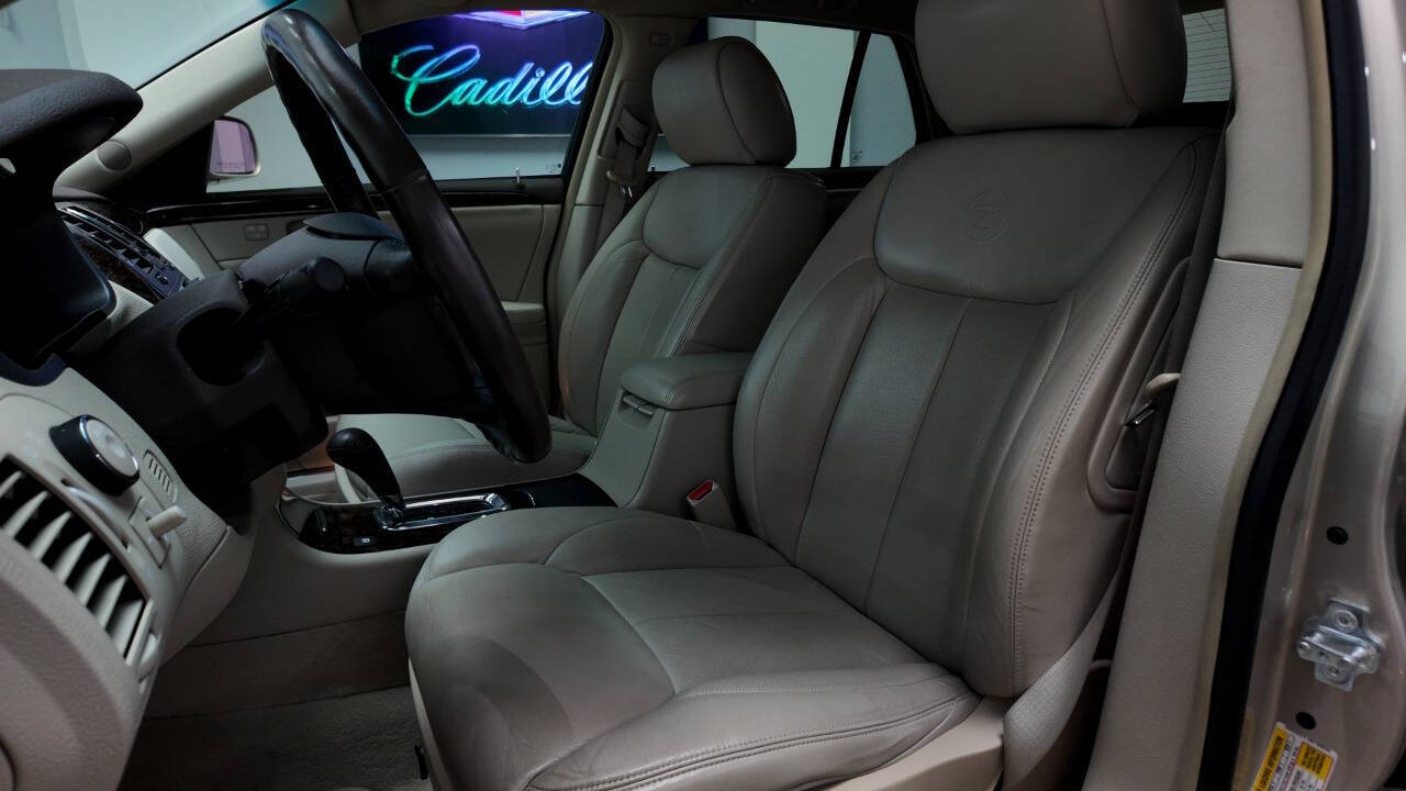 2009 Cadillac DTS 32