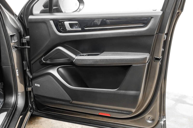 2021 Porsche Cayenne Coupe