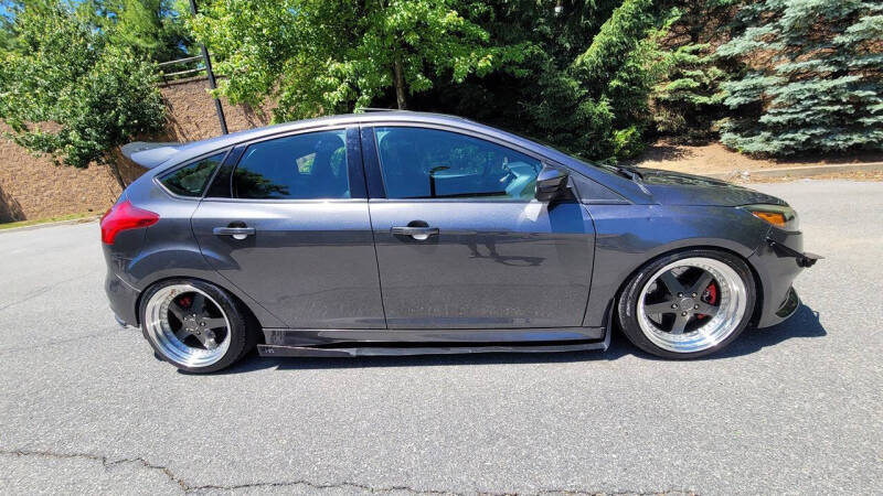 2018 Ford Focus ST