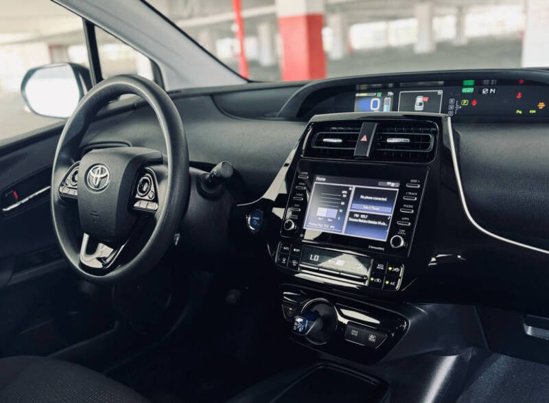 2021 Toyota Prius XLE