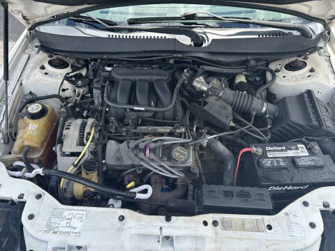 2004 Ford Taurus SE
