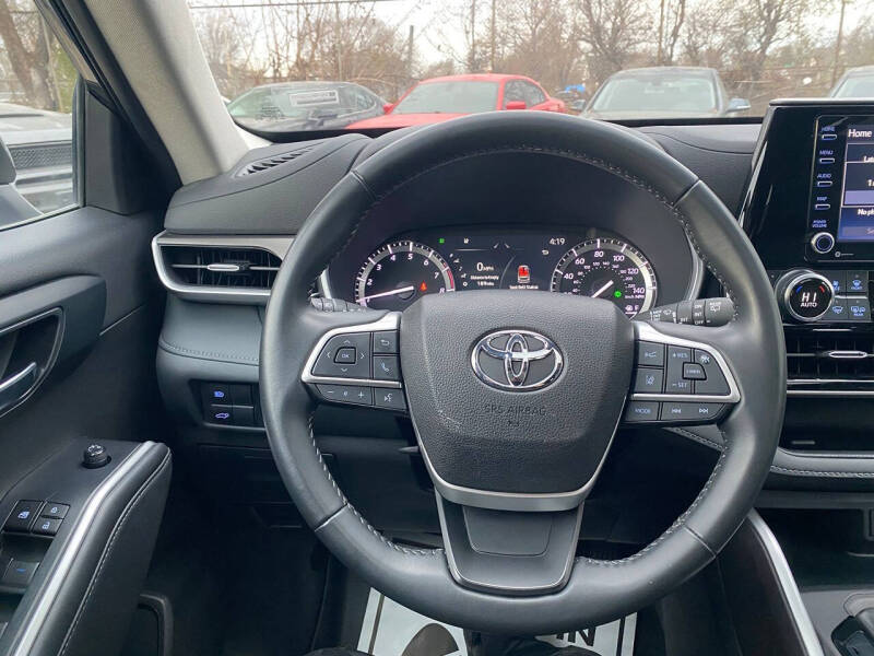 2022 Toyota Highlander XLE