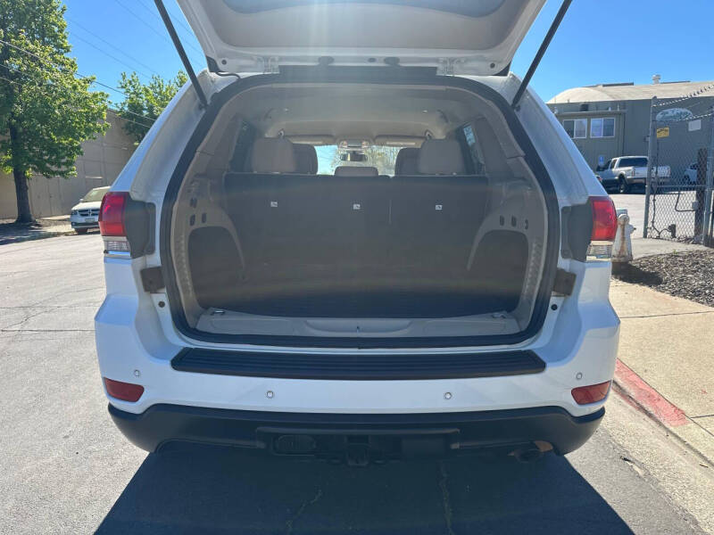 2019 Jeep Grand Cherokee Laredo E