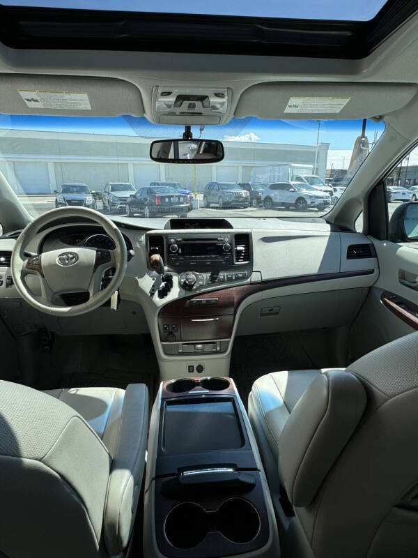 2011 Toyota Sienna XLE 7-Passenger