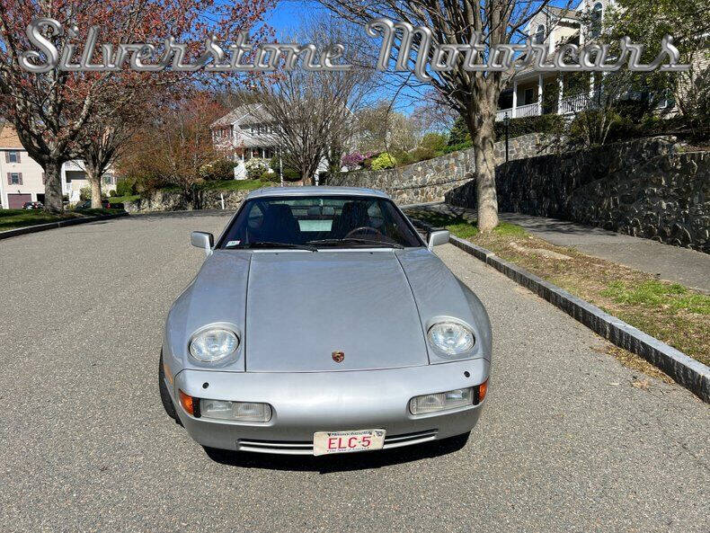 1987 Porsche 928 S4