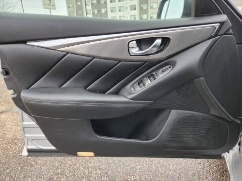 2015 Infiniti Q50 Premium