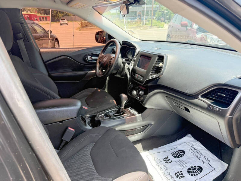 2019 Jeep Cherokee Latitude
