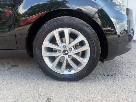 2017 Kia Soul +