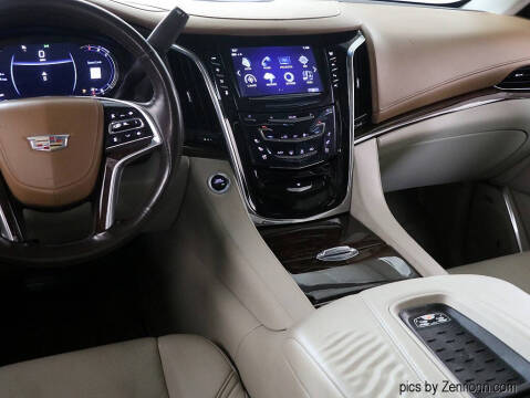 2017 Cadillac Escalade ESV Luxury