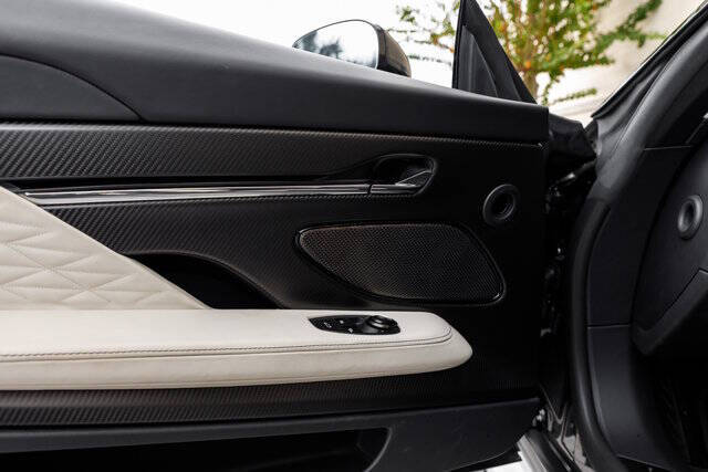 2024 Aston Martin DB12 V8