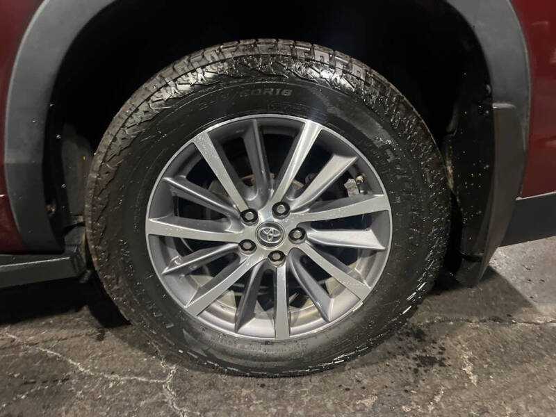 2017 Toyota Highlander SE