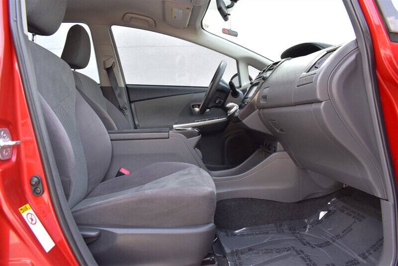 2012 Toyota Prius v Two