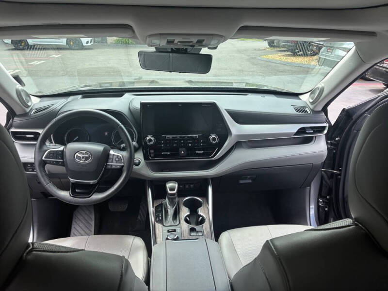 2021 Toyota Highlander Platinum