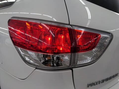 2013 Nissan Pathfinder SV