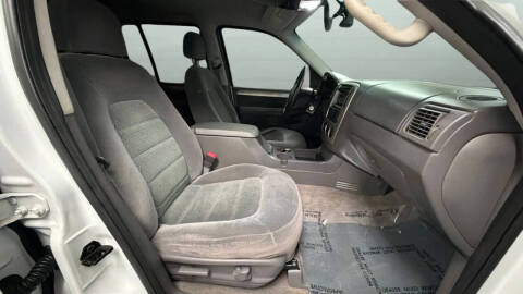 2003 Ford Explorer XLT