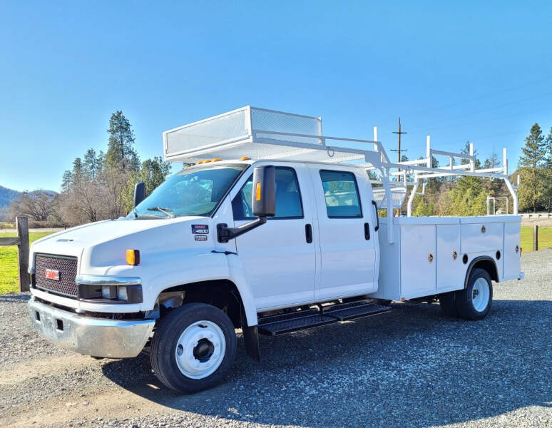 2004 GMC C4500 for sale at CPMTRUCKSALES.COM in Central Point OR