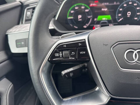 2021 Audi e-tron quattro Premium