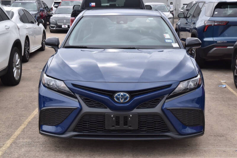 2024 Toyota Camry Hybrid SE