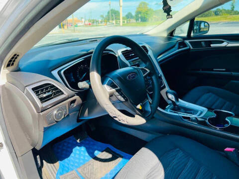 2016 Ford Fusion SE