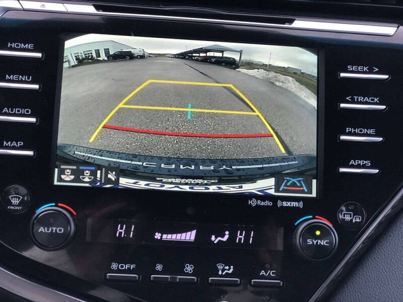 2020 Toyota Camry Hybrid XLE