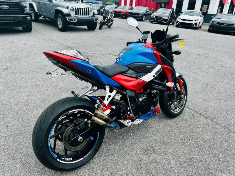 2018 Suzuki GSX-S750ZAL8